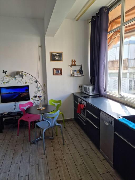 In The Heart Of The - 2 Bedrooms - By Vacay Appartement Tel-Aviv